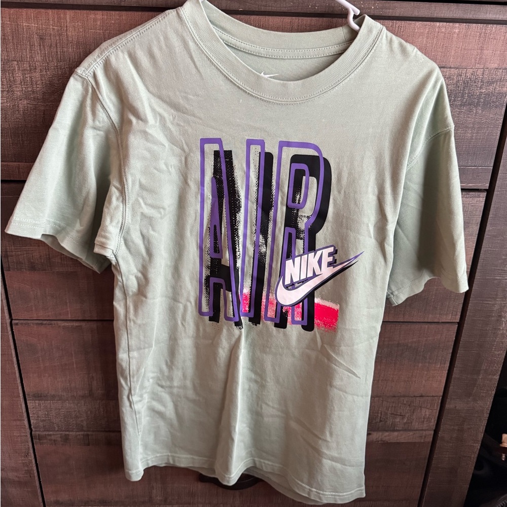 Nike Tee in Soft Green